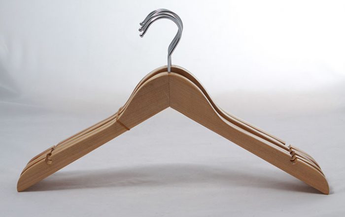 Natural matt color curves shape cheap wooden suit hanger from China supplier