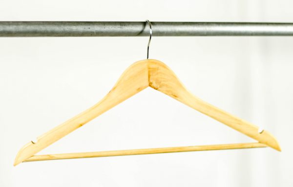 Grade B Eucalyptus Wooden Hanger Body For South Asia Market with notched and wooden bar hot-sale especially in india market, india client buy this fcl as vendor