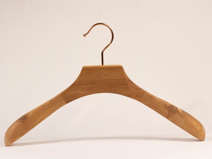 Unfinished Premium Red Cedar Wood Coat Hangers,with special scent anti moths/incest,body extremely well-sanded ,sturdy hanger body design,rose golden component